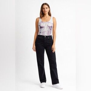 Amazon Ostrich Tie-Dye Scoop Neck Tank Top in Purple and White